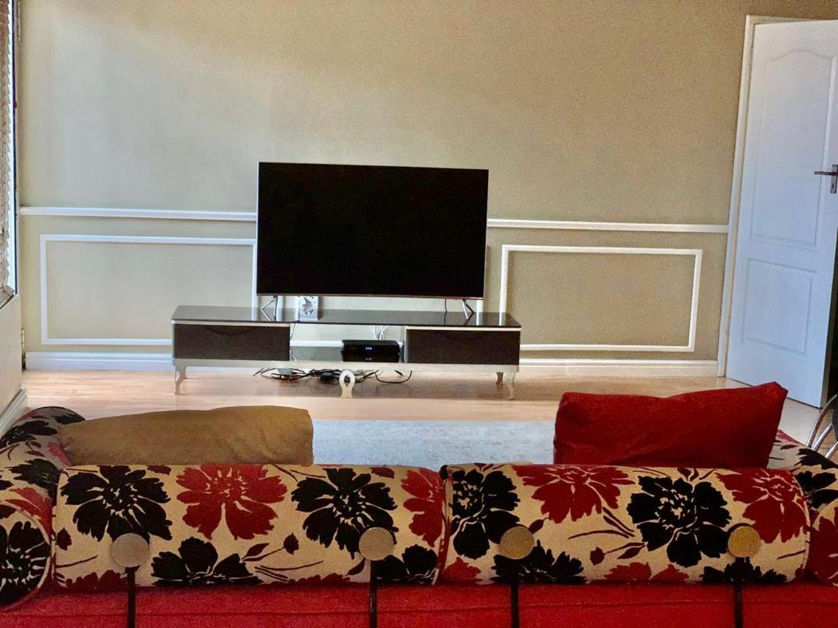 Beautiful Apartment In Century City ケープタウン エクステリア 写真