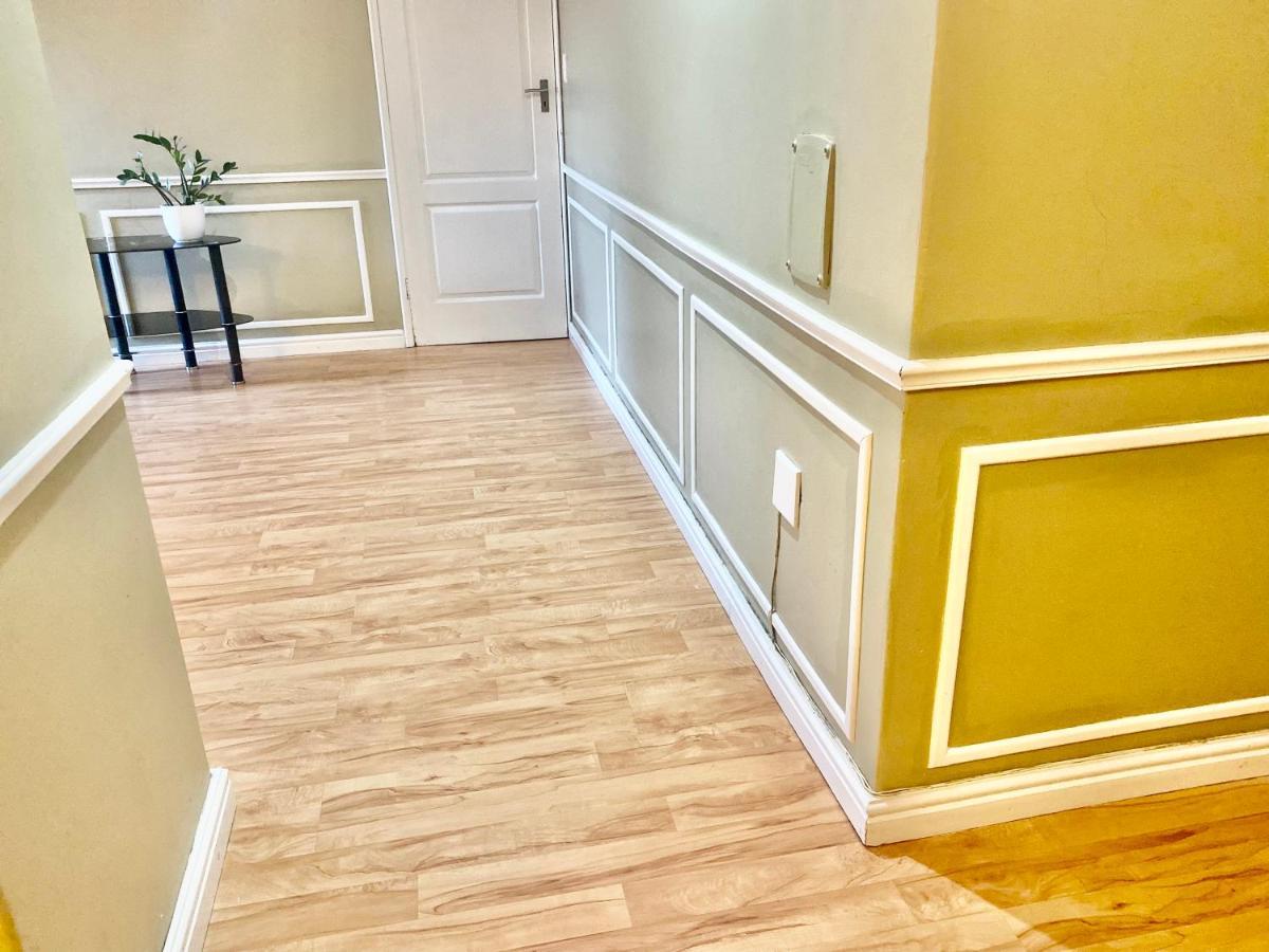 Beautiful Apartment In Century City ケープタウン エクステリア 写真