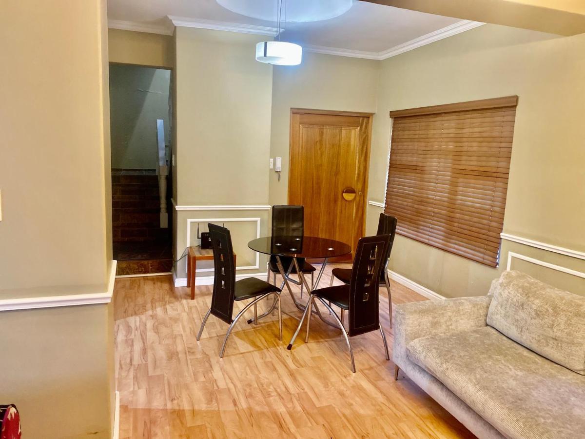 Beautiful Apartment In Century City ケープタウン エクステリア 写真